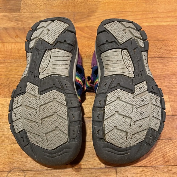 Like New girls KEENs - Picture 6 of 7